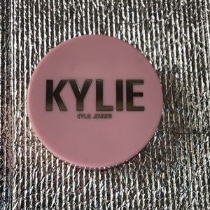 Kylie Cosmetics Setting Powder Beige
